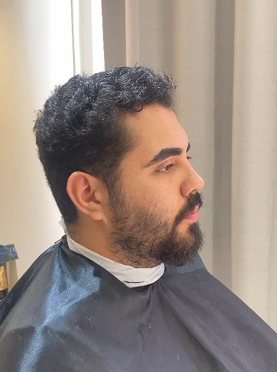 Cliente antes do corte no Studio Kairós