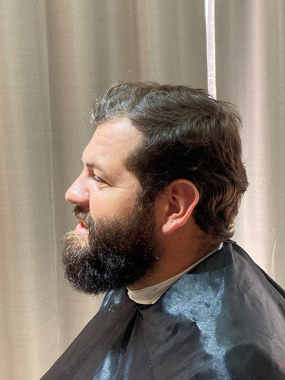 Cliente antes do corte no Studio Kairós
